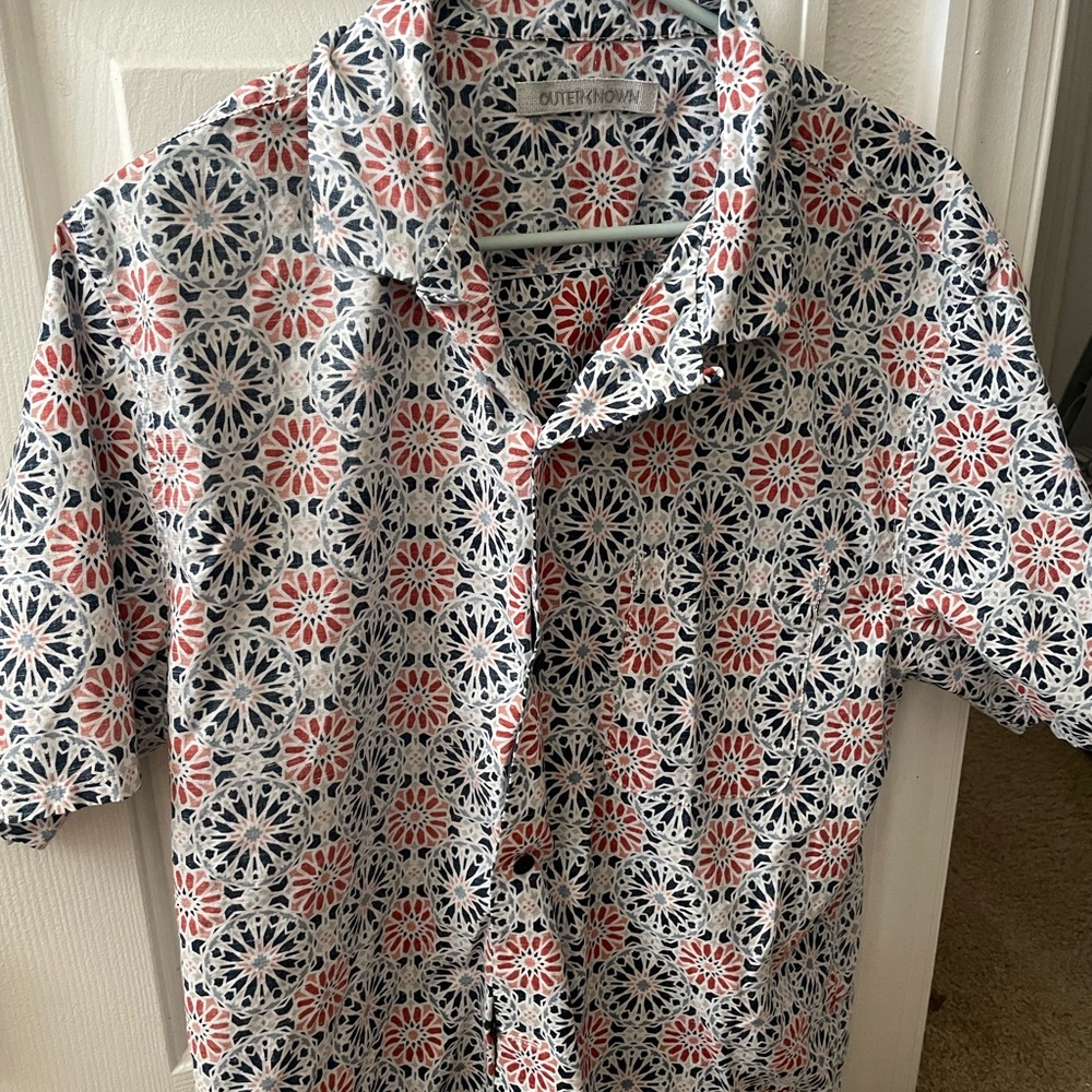 Outerknown Men's Floral Pattern Shirt - Red, Black, and White